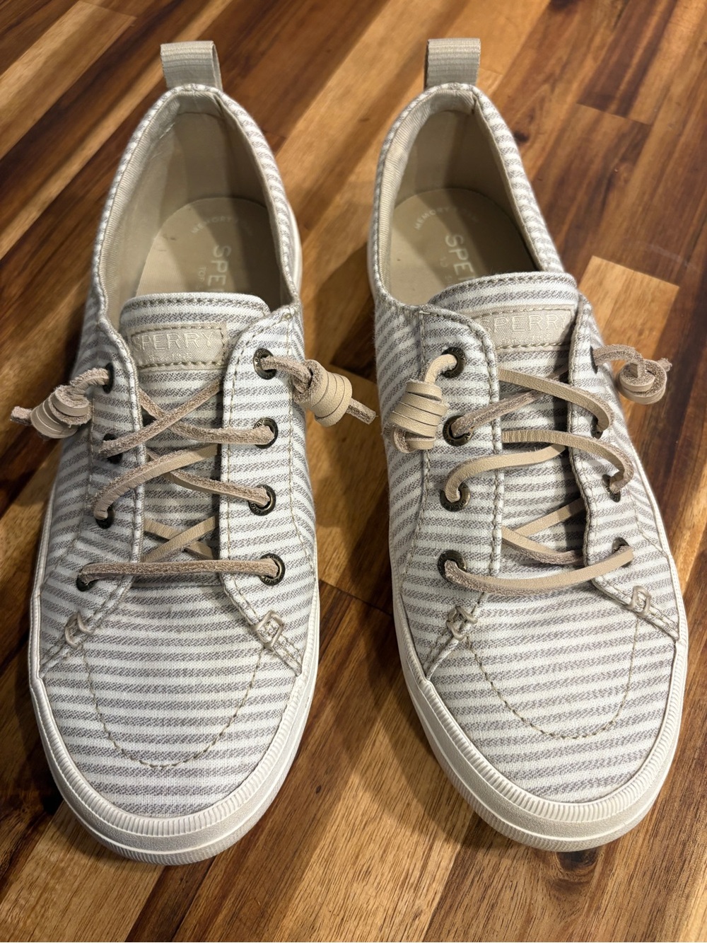 Sperry Crest Vibe Women’s Striped Sneakers- Beige and White- Size 7